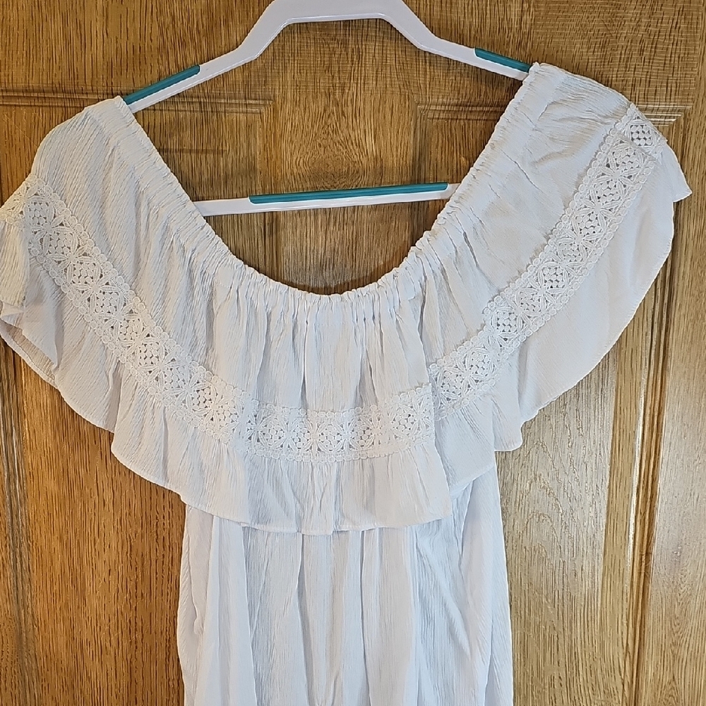 No Boundaries White Ruffle Blouse - Picture 7 of 8